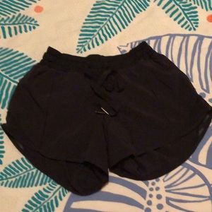 Lululemon short 2.5” inseam - size 2